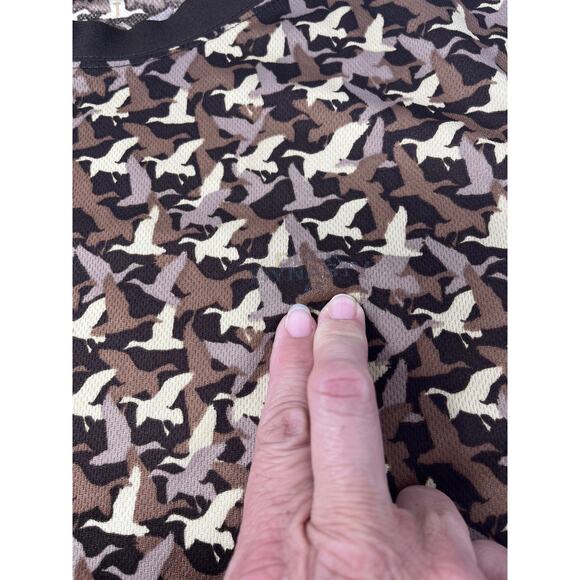 Duck Dynasty shirt with Duck Camo Print short sleeve shirt Pre-Owned size Large - Picture 4 of 6